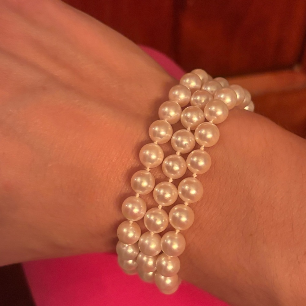 Triple strand pearl bracelet